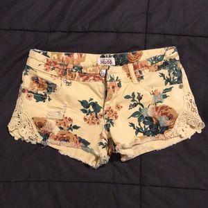 MUDD Distressed Lace Cut Off Floral Jean Shorts 7 Juniors Girls Size
